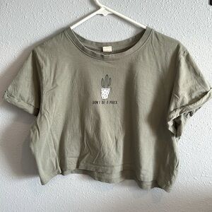 Cactus print graphic cropped tee size XL.